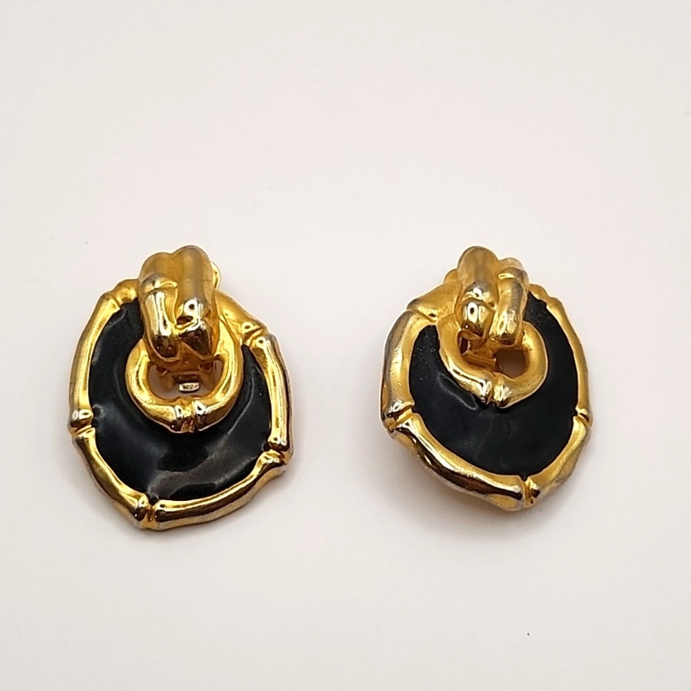 Vintage 1980s Black Enamel & Gold Tone Clip On Earrings